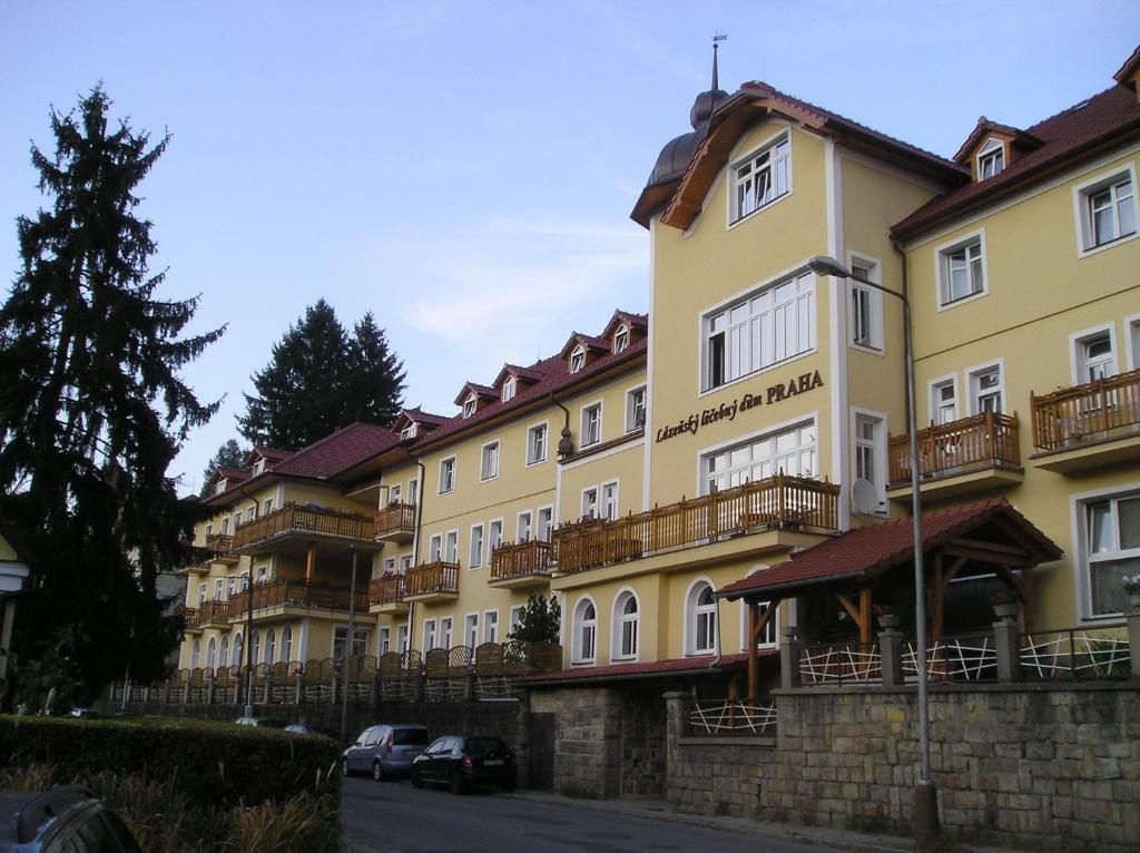 Lazensky Lecebny Dum Praha Hotel Luhacovice Exterior photo